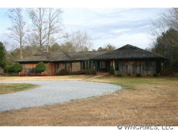 3393 Collinsville Road