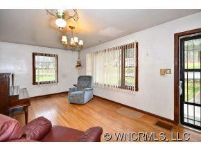 115 Lees Creek Road - Photo 2