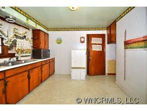 115 Lees Creek Road - Photo 3