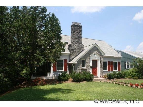 10 Lorraine Avenue