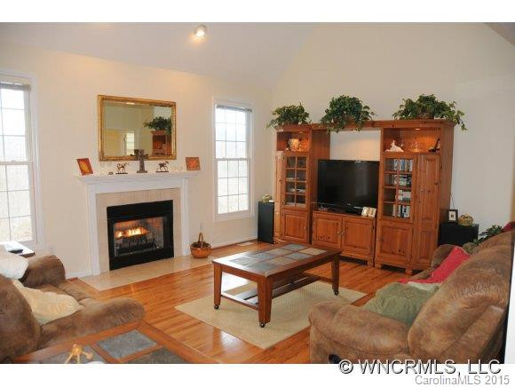 25 Secretariat Drive - Photo 3