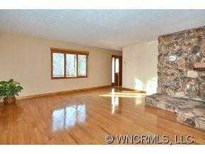 520 Sleepy Hollow Drive - Photo 3