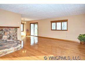 520 Sleepy Hollow Drive - Photo 4