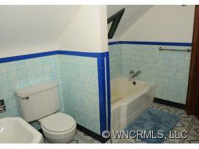 650 East - Photo 15