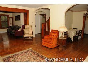650 East - Photo 4
