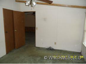 215 Riverview Drive - Photo 9