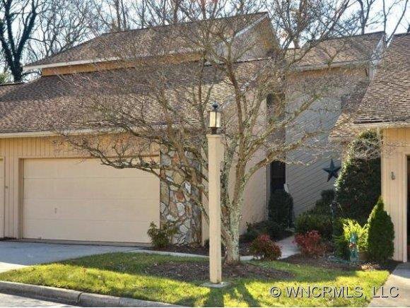 106 CLUBWOOD COURT