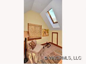 168 MACON AVENUE - Photo 10