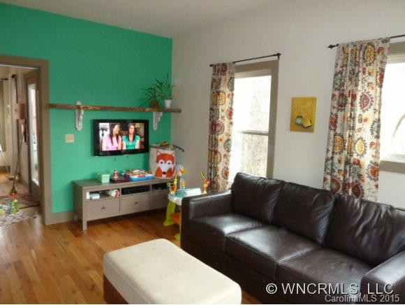 360 Riverview  Drive - Photo 3