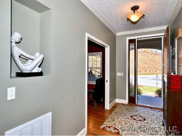 10 BARNSDALE LANE - Photo 3