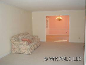 67 Ridgeway - Photo 2