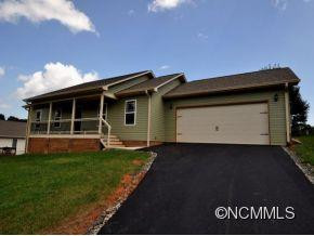 105 LITTLEFIELD DRIVE - Photo 2