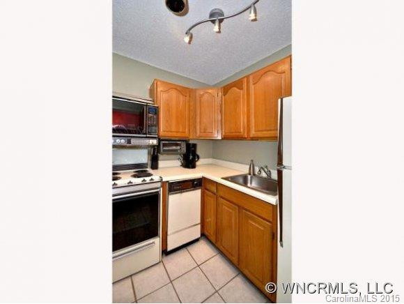 647 TOWN MOUNTAIN RD, #302 - Photo 8