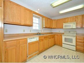 1701 Hyde Park Drive - Photo 4