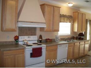 188 BEECHWOOD CIRCLE - Photo 4