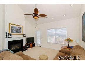 16 Holmes Lane - Photo 4