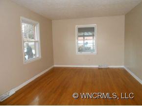 242 Saint Johns St - Photo 2