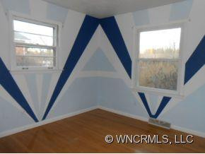 242 Saint Johns St - Photo 4