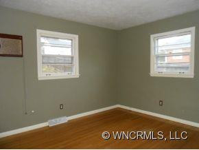 242 Saint Johns St - Photo 5