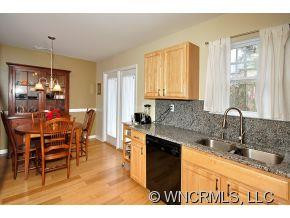 122 Torrington - Photo 4