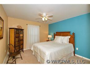 122 Torrington - Photo 8