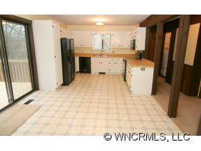 3276 Howard Gap Road - Photo 9