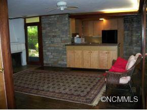 346 Country Club Heights - Photo 8