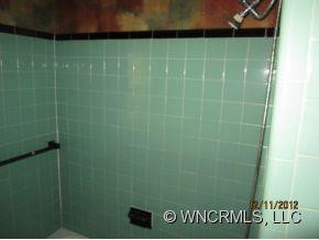 951 Hendersonville Road - Photo 11