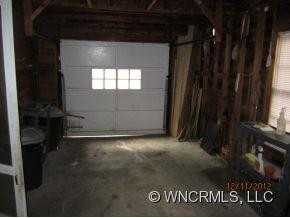 951 Hendersonville Road - Photo 10