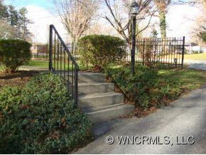 433 Hillcrest Circle - Photo 13