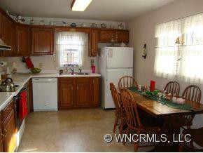 433 Hillcrest Circle - Photo 7