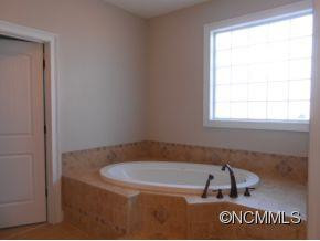 16 Butterfly Hill Dr - Photo 8