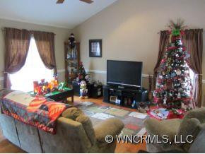 237 Valleyview Drive - Photo 3
