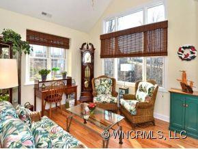 121 SUMMIT HILL ROAD - Photo 9