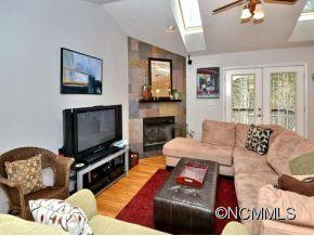 55 CREEKSIDE DRIVE - Photo 3