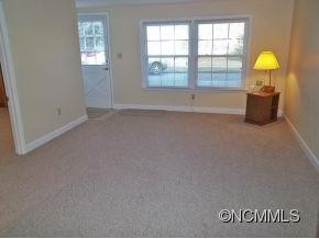 55 Brookside Drive Apt 29 - Photo 2