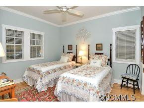 140 Murdock Avenue - Photo 16