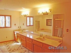 107 Udoque Court - Photo 15