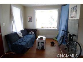 22 Weaver St - Photo 3