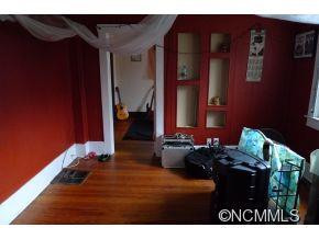 22 Weaver St - Photo 6