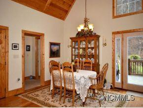 267 ROBINSON ROAD - Photo 4