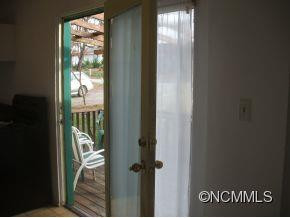 453 Deaverview Road - Photo 3