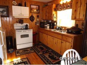 221 Gordon Road - Photo 4