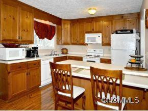 5 GREENBRIAR AVENUE - Photo 6