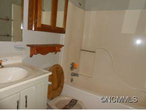 653 Spring Valley Dr - Photo 7