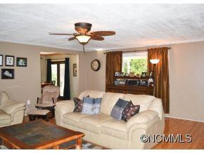 114 Carly Drive - Photo 5
