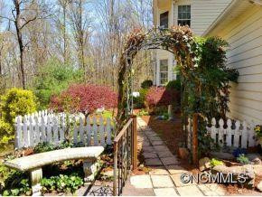 78 CHARLYN DRIVE - Photo 3