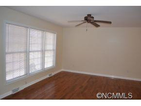 110 Knoll Lane - Photo 3