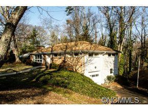 24 Woodcrest Road - Photo 2