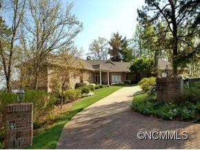 108 BROOKHOLLOW DRIVE